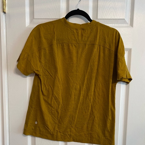 Lululemon Relaxed Fit Training Tee - Picture 4 of 5